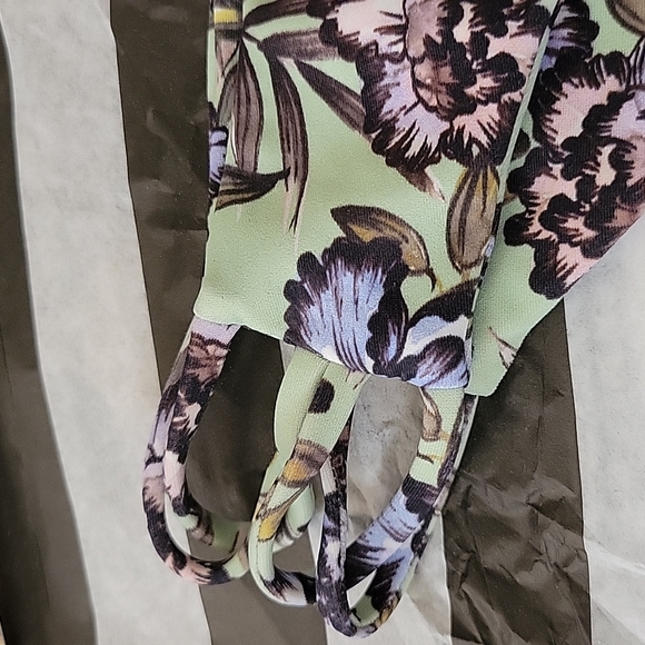 Brand new and beautiful - Picture 2 of 10